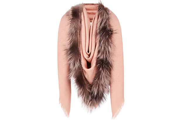 scarf that looks like a vag