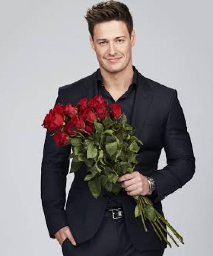 Move Over Matt Agnew Your Doctor Could Be The Next Bachelor Matt agnew and chelsie mcleod's romance fell apart after he went overseas without her for several weeks following the bachelor finale in september. your doctor could be the next bachelor